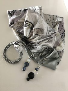 Foulard gris argenté
