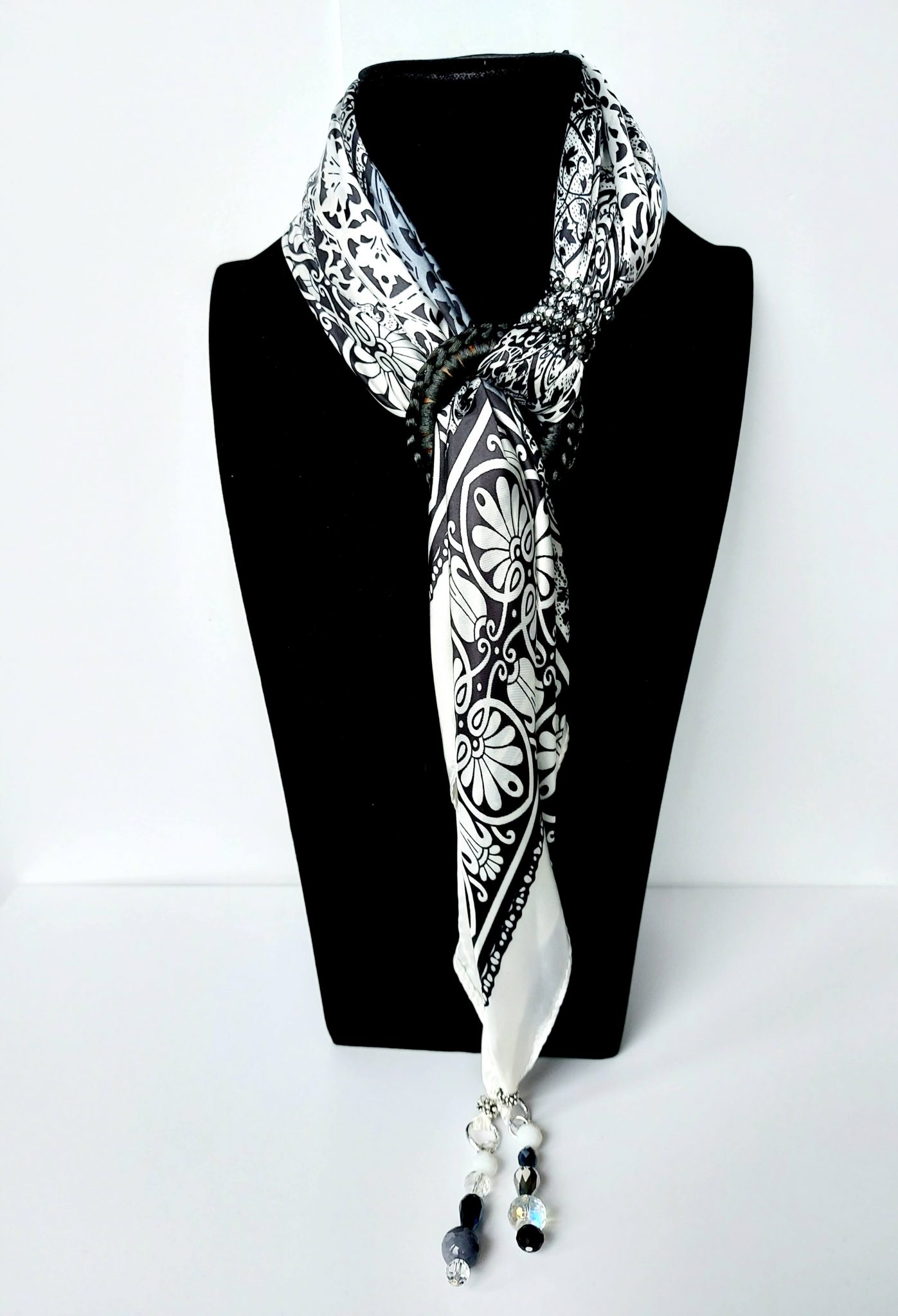 Foulard Vintage Kevser Noir Et Blanc - Modèle Fleuri En Polyester, Style Bandana