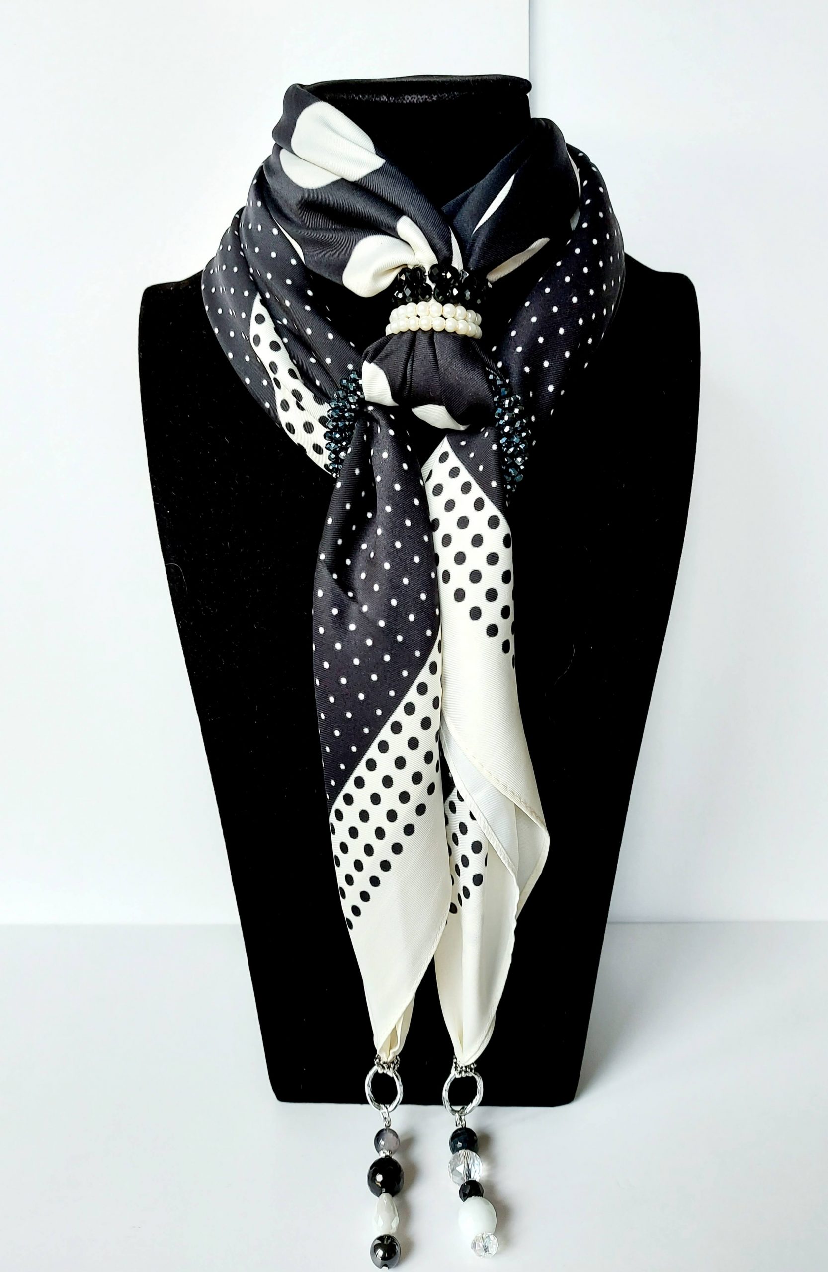 Foulard Tendance beige & noir - Les Écrins de Cassiopée